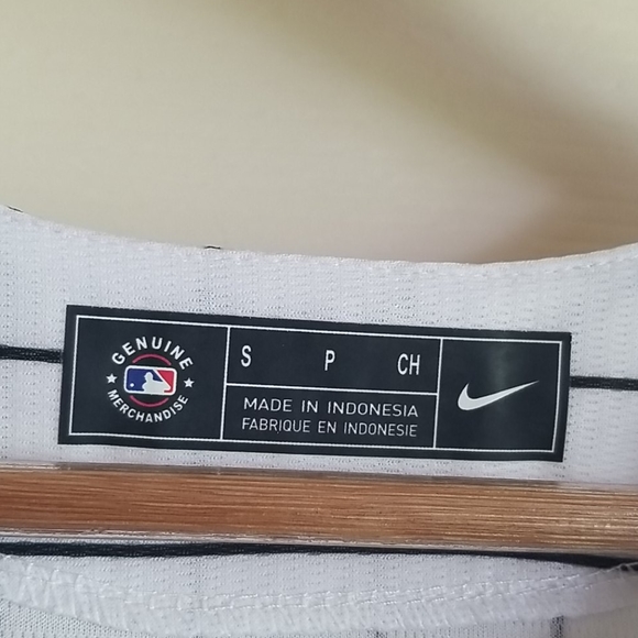 MICHEAL JORDAN WHITE CHICAGO WHITE SOX THROWBACK JERSEY - Picture 3 of 7